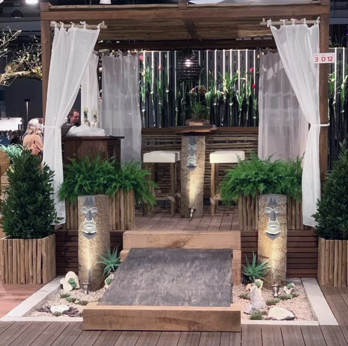 Kantholzpergola_Eucalyptusstanden_Gardina.jpg Kantholzpergola_Eucalyptusstanden_Gardina.jpg