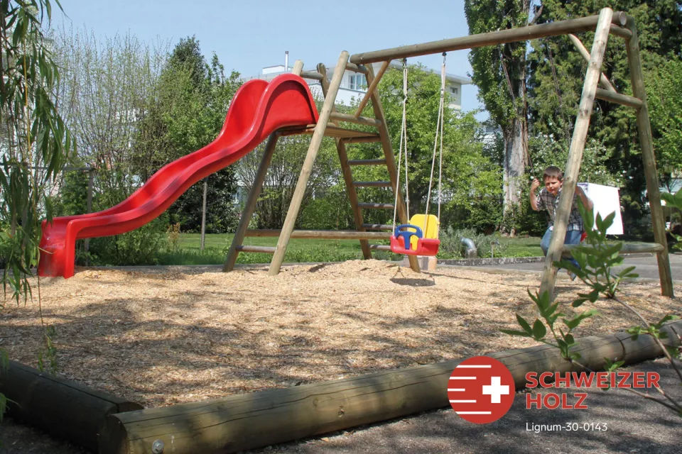 Rundholzspielgeraet_Rutschbahn_CH.jpg Rundholzspielgeraet_Rutschbahn_CH.jpg