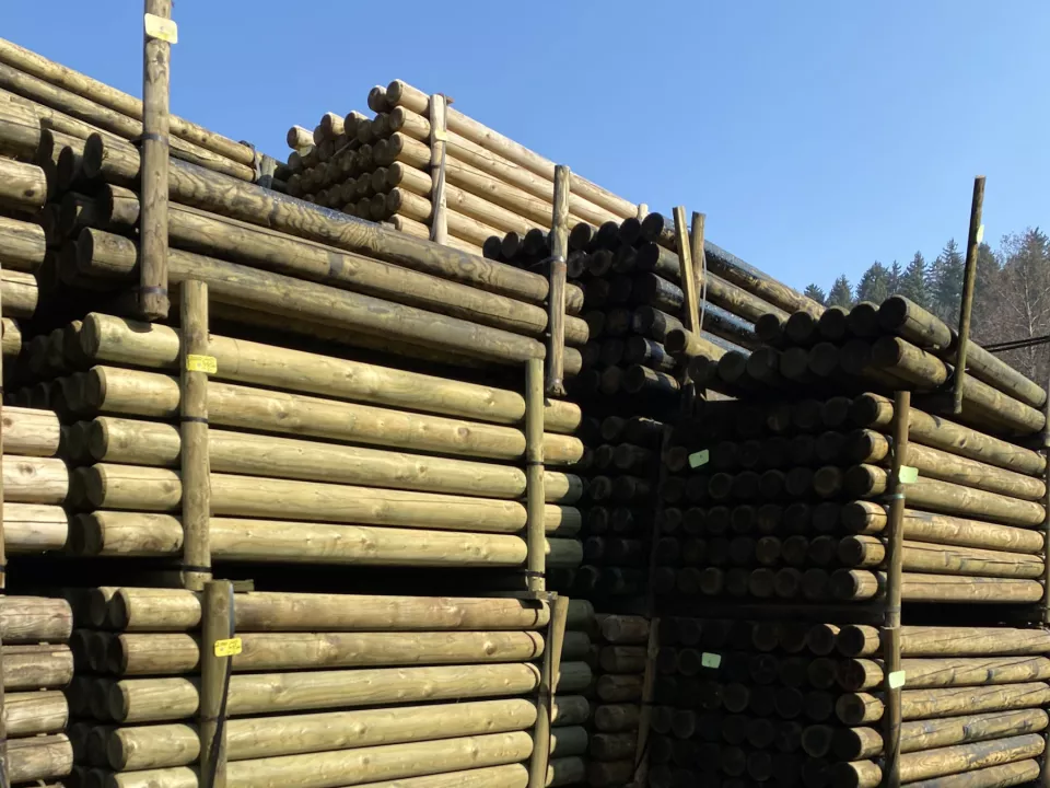 Palisaden_impraegniert.jpg Palisaden_impraegniert.jpg