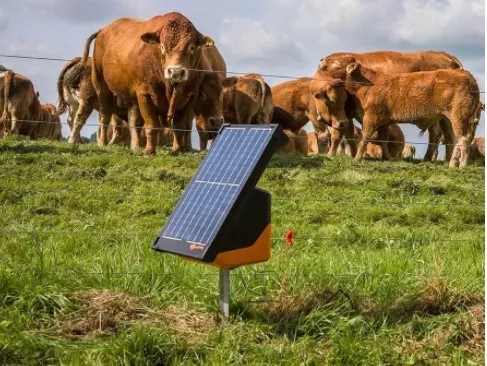 Gallagher_S200_Solar_Weidezaungeraet_mit_ Akku.jpg Gallagher_S200_Solar_Weidezaungeraet_mit_ Akku.jpg