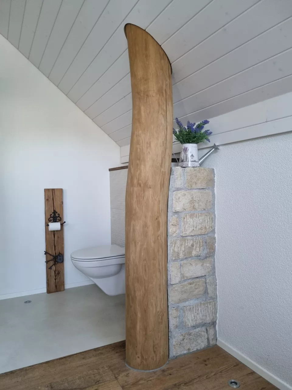 Stuetzbalken_Badezimmer.jpg Stuetzbalken_Badezimmer.jpg