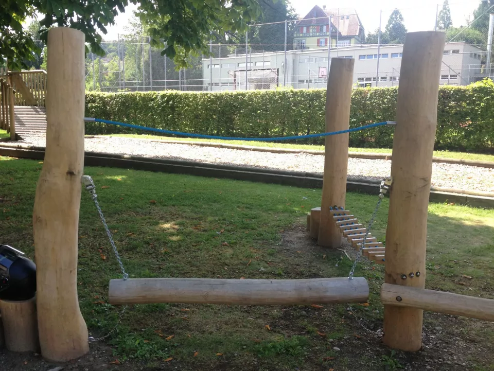 Robinien_Balanciergeraet.jpg Robinien_Balanciergeraet.jpg