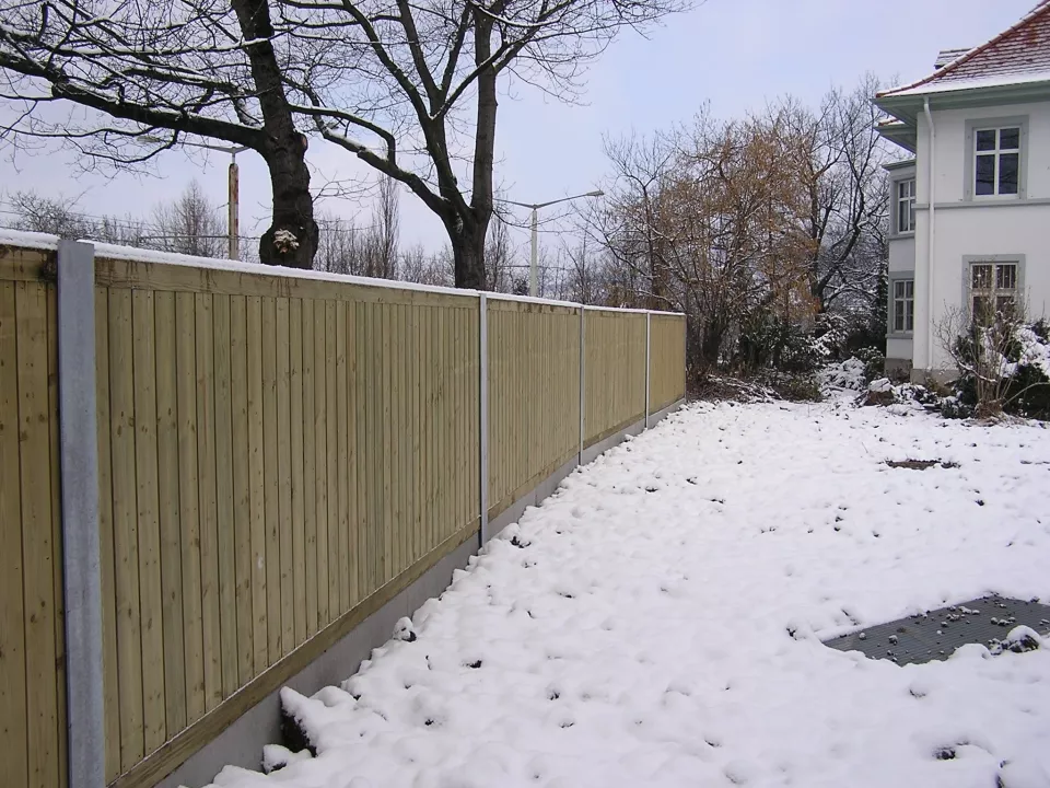 Laermschutzwand_FAS_Innenseite.jpg Laermschutzwand_FAS_Innenseite.jpg