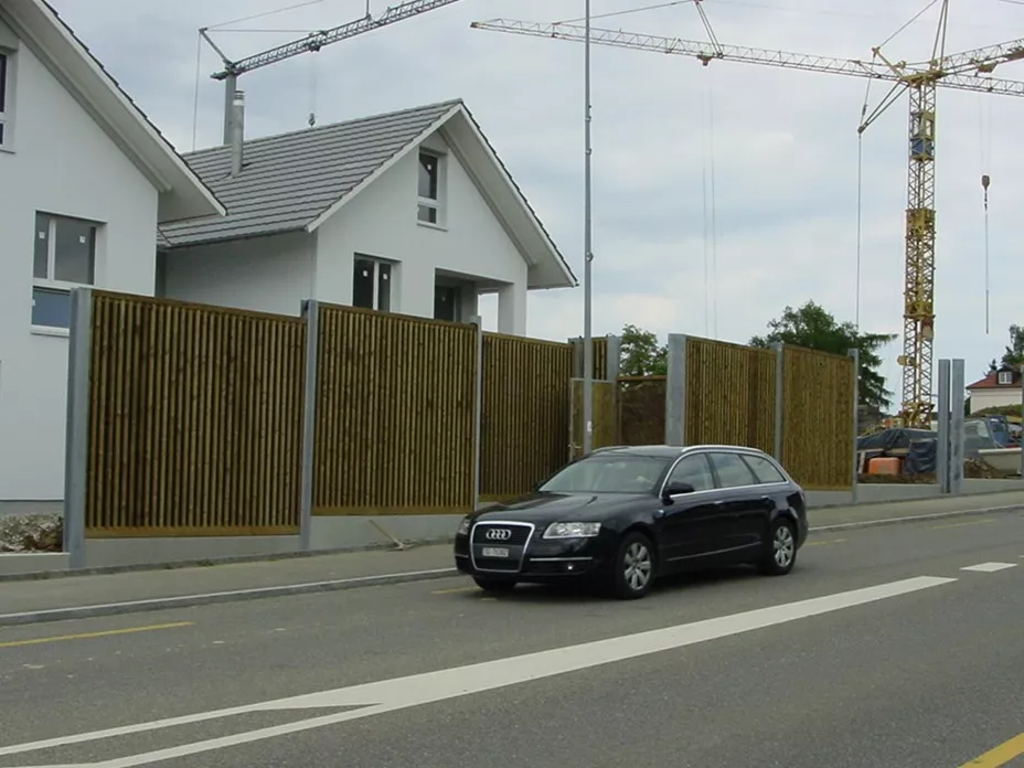 Laermschutzwand-absorbierend.jpg Laermschutzwand-absorbierend.jpg