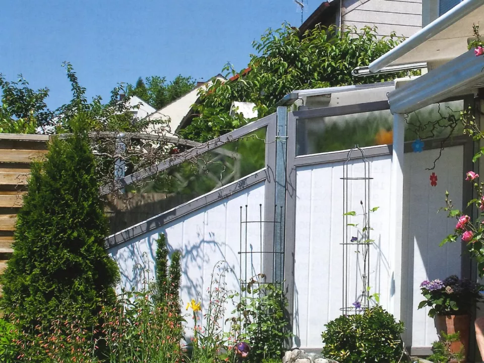 Kunststoffelement_mit_Glaseinsatz_dbufna7cwijs.jpg Kunststoffelement_mit_Glaseinsatz_dbufna7cwijs.jpg