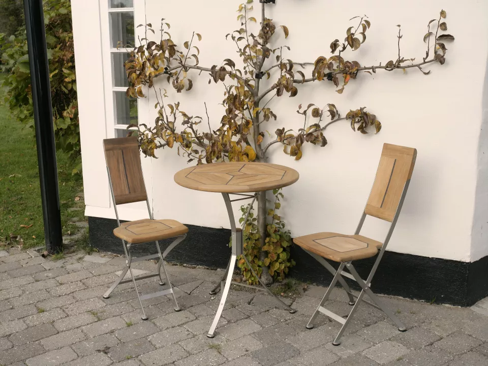 cappuccino_tisch_und_stuehle_a5rn21b8q03m.jpg cappuccino_tisch_und_stuehle_a5rn21b8q03m.jpg