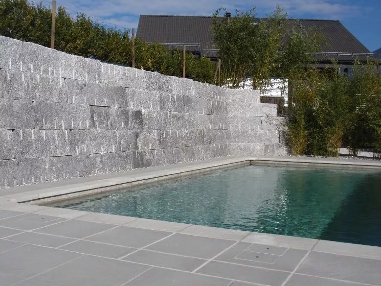 Granitsteine_Schichthoehe.jpg Granitsteine_Schichthoehe.jpg