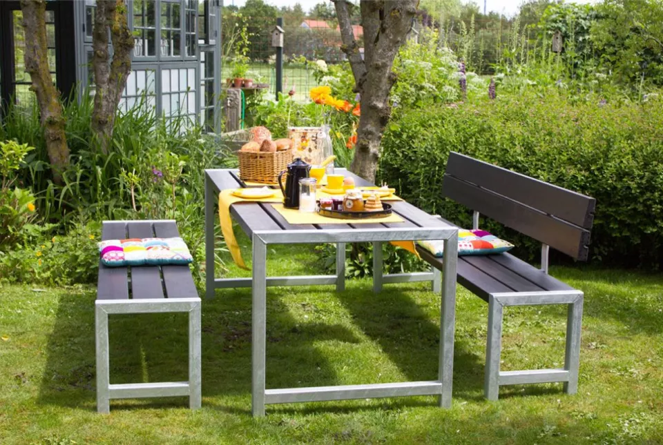 Plus_Planken_Gartenbankgarnitur_schwarz.jpg Plus_Planken_Gartenbankgarnitur_schwarz.jpg