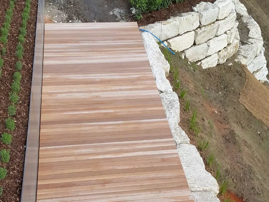 Sipo_Terrassenboden.jpg Sipo_Terrassenboden.jpg